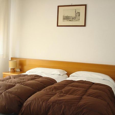 Albergo La Sfinge Chiusi Extérieur photo