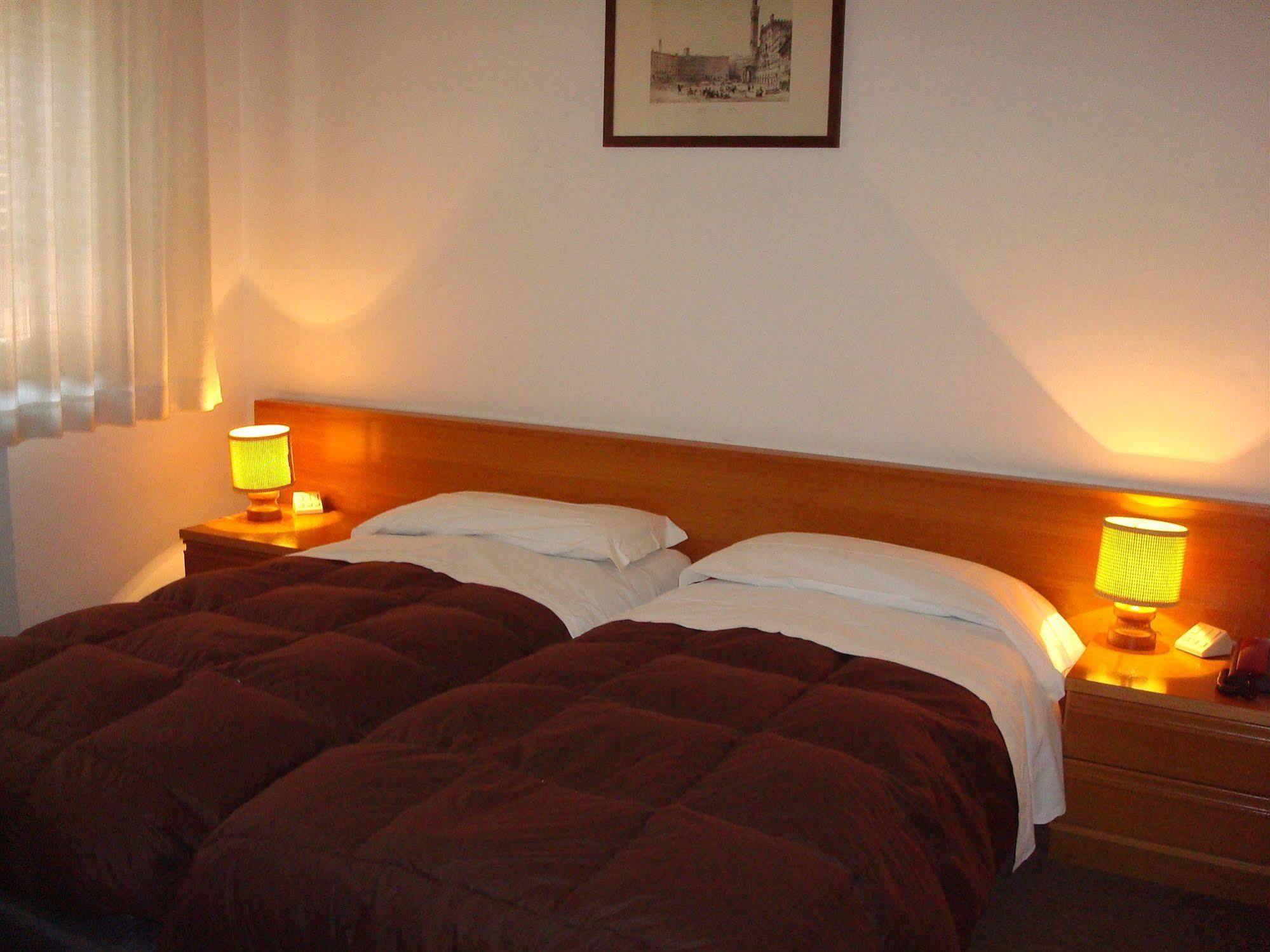 Albergo La Sfinge Chiusi Extérieur photo